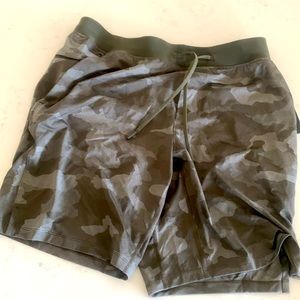 Lululemon T.H.E. Short 9” lined green camo new with tag nwt